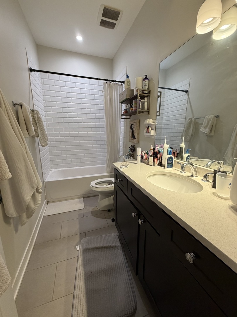 3138 North Seminary Avenue, Unit GDB Chicago, IL 60657 - Photo 9 of 18