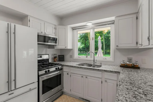 $3,000 | 14641 Crestview Lane, Minnetonka, MN 55345