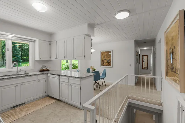 $3,000 | 14641 Crestview Lane, Minnetonka, MN 55345