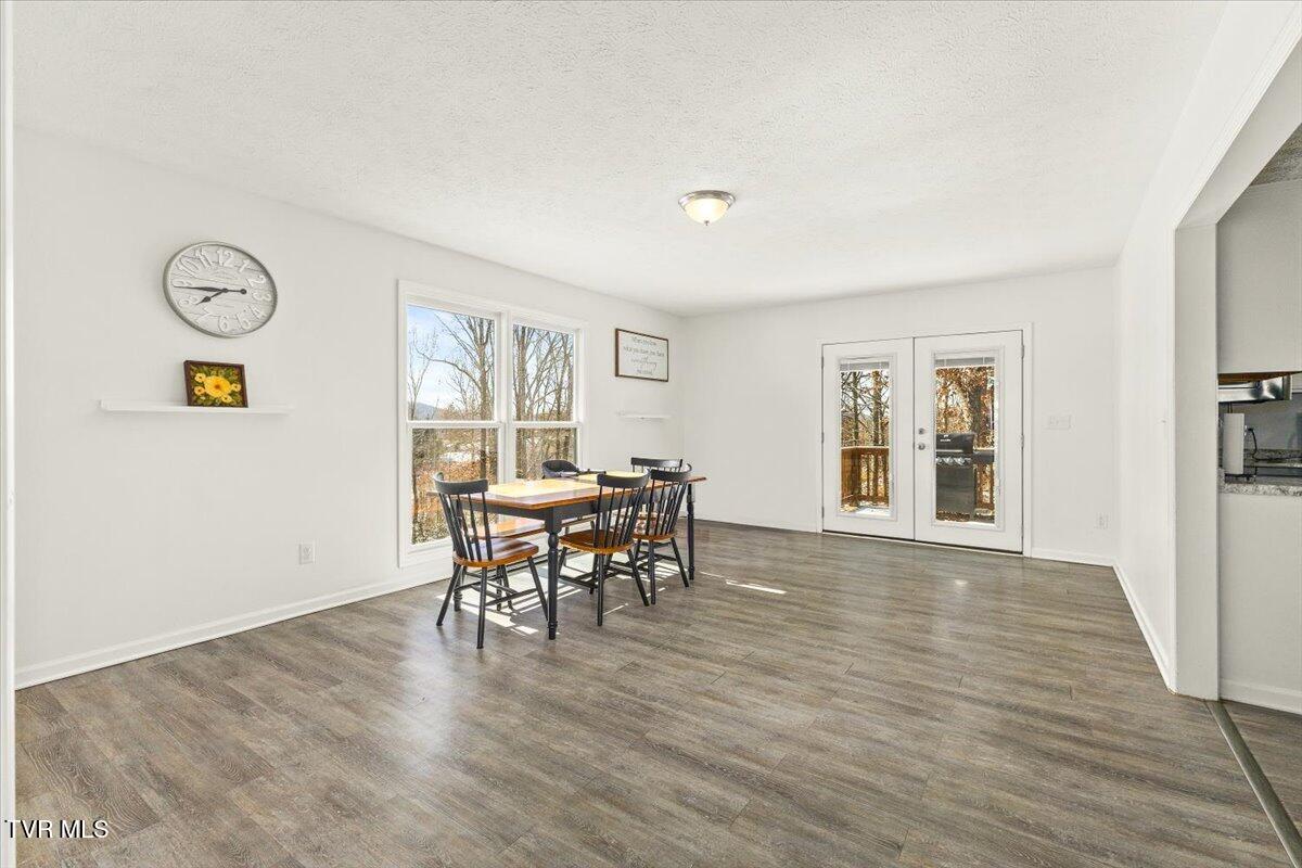 144 Zeb Grindstaff Road Elizabethton, TN 37643 - Photo 14 of 47 12-128A4046