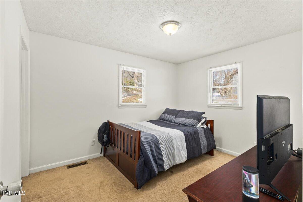 144 Zeb Grindstaff Road Elizabethton, TN 37643 - Photo 20 of 48 16-128A4017