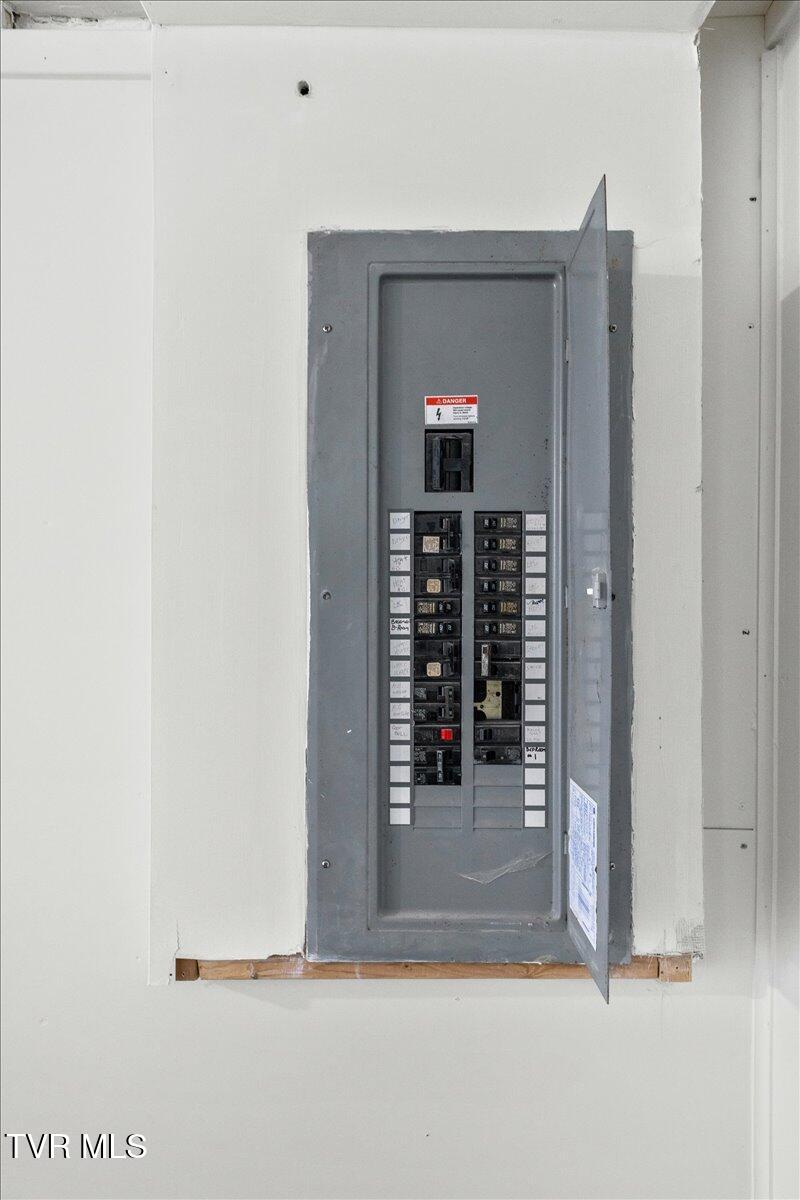 144 Zeb Grindstaff Road Elizabethton, TN 37643 - Photo 33 of 47 30-128A4005