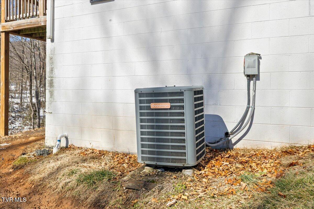 144 Zeb Grindstaff Road Elizabethton, TN 37643 - Photo 37 of 48 32-128A4084