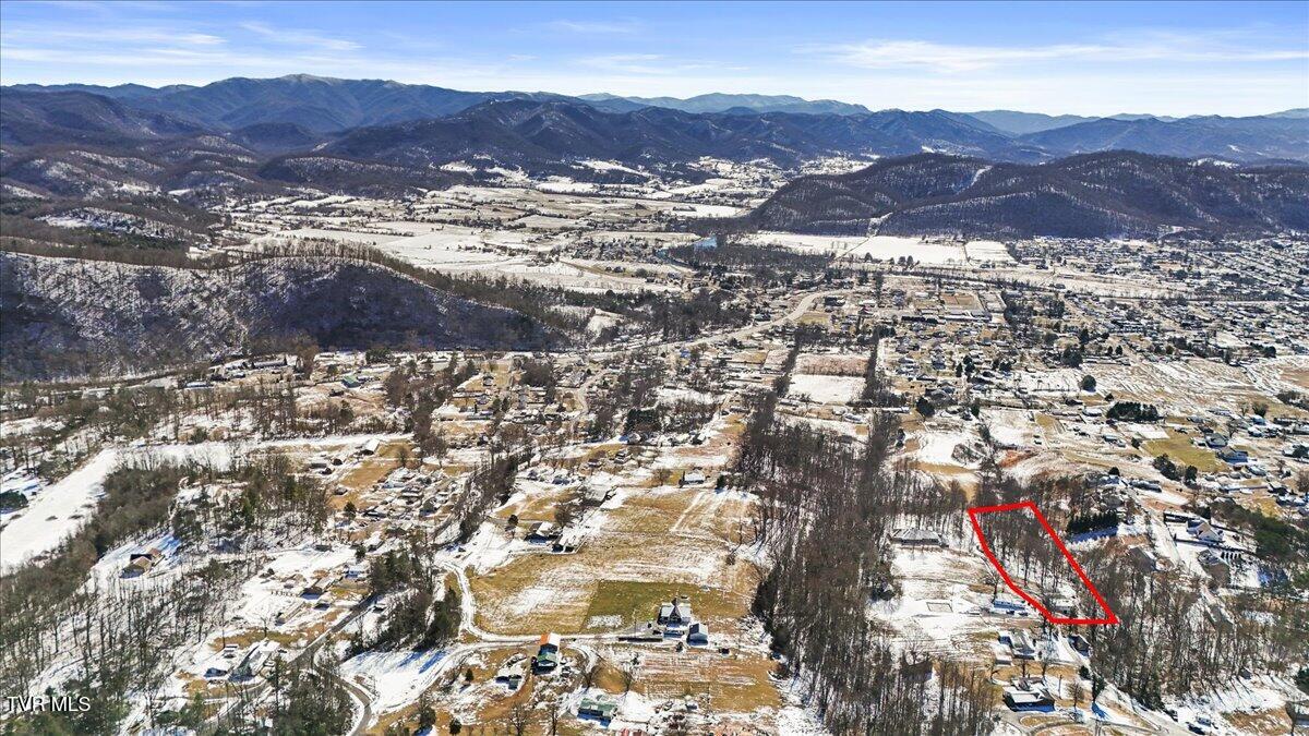 144 Zeb Grindstaff Road Elizabethton, TN 37643 - Photo 43 of 48 39-DJI_20260207131352_0212_D