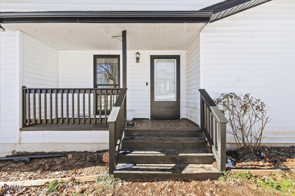 144 Zeb Grindstaff Road Elizabethton, TN 37643 - Photo 6 of 47 04-128A3984