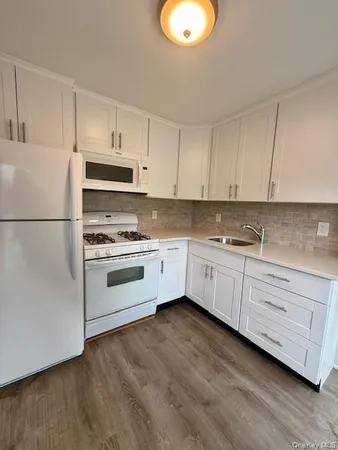 $2,500 | 245 Scudder Avenue, Northport, NY 11768