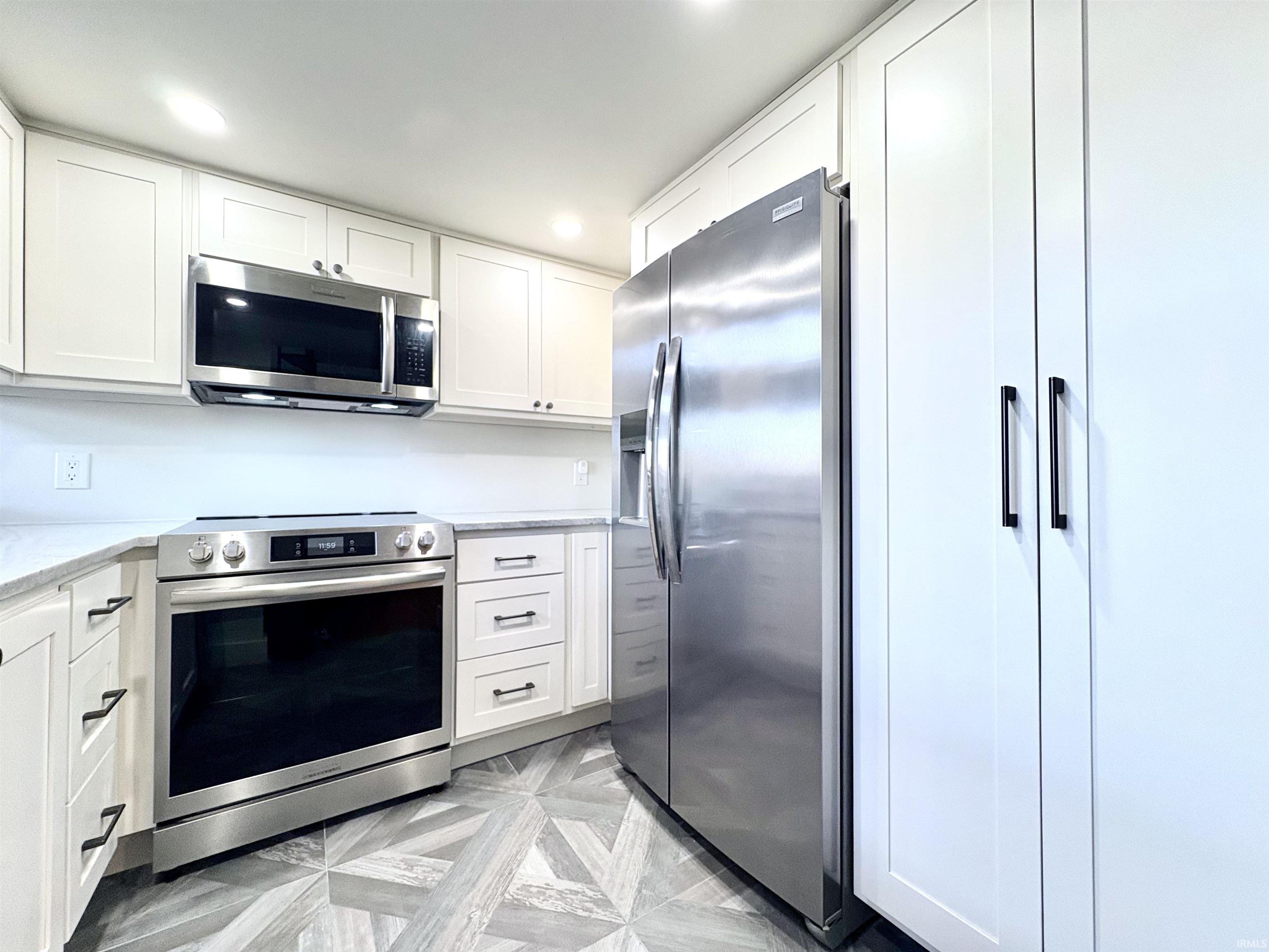 9444 South Lake Ridge Drive Bloomington, IN 47401 - Photo 11 of 23