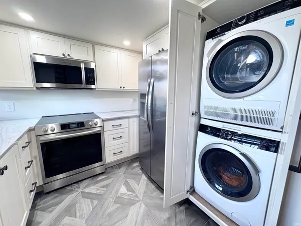 $196,000 | 9444 South Lake Ridge Drive, Bloomington, IN 47401