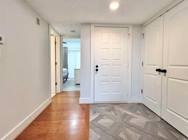 $196,000 | 9444 South Lake Ridge Drive, Bloomington, IN 47401
