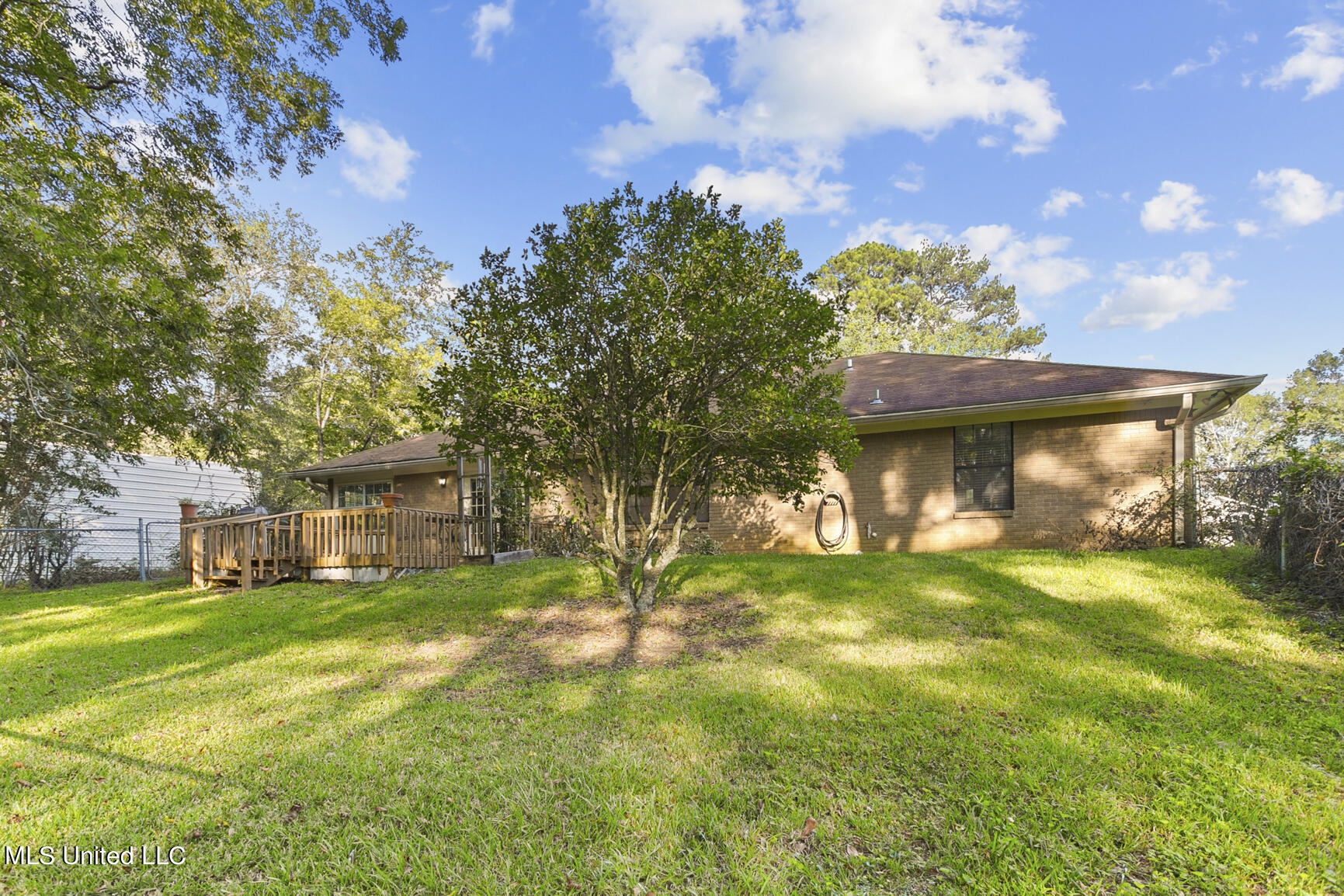 811 North Maple Drive D'Lo, MS 39044 - Photo 4 of 22 811 N Maple final-4