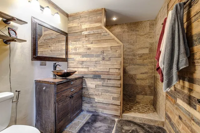 $3,200 | 630 Whitney Avenue, Winthrop Harbor, IL 60096