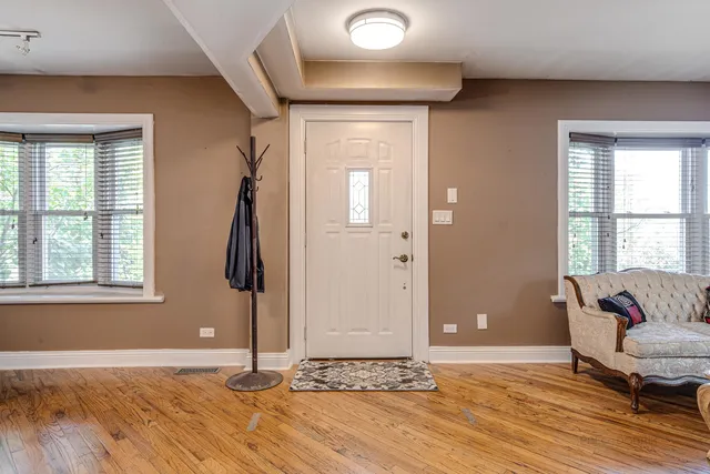 $3,200 | 630 Whitney Avenue, Winthrop Harbor, IL 60096