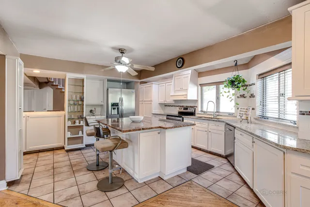 $3,200 | 630 Whitney Avenue, Winthrop Harbor, IL 60096