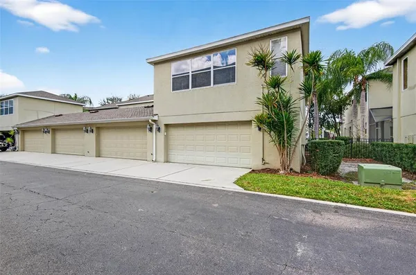 $2,950 | 12618 Weston Drive, Tampa, FL 33626
