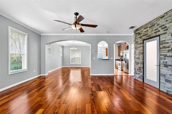 $2,950 | 12618 Weston Drive, Tampa, FL 33626