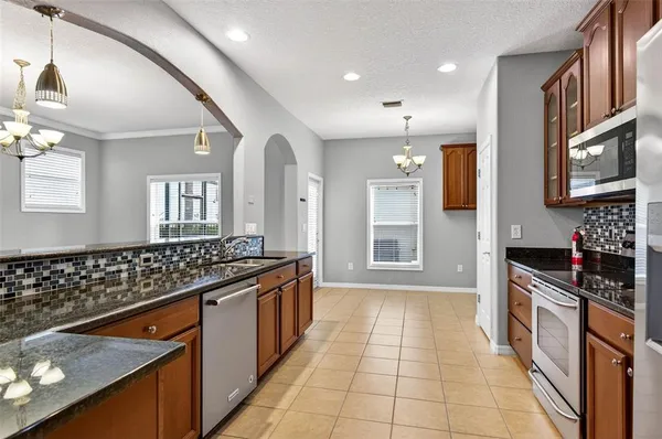 $2,950 | 12618 Weston Drive, Tampa, FL 33626