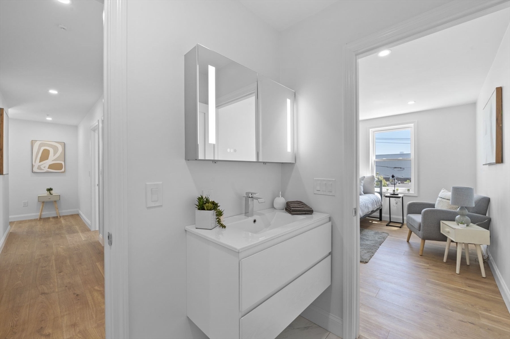 172 R Maverick Street, Unit R Chelsea, MA 02150 - Photo 21 of 37 Gallery Image 21