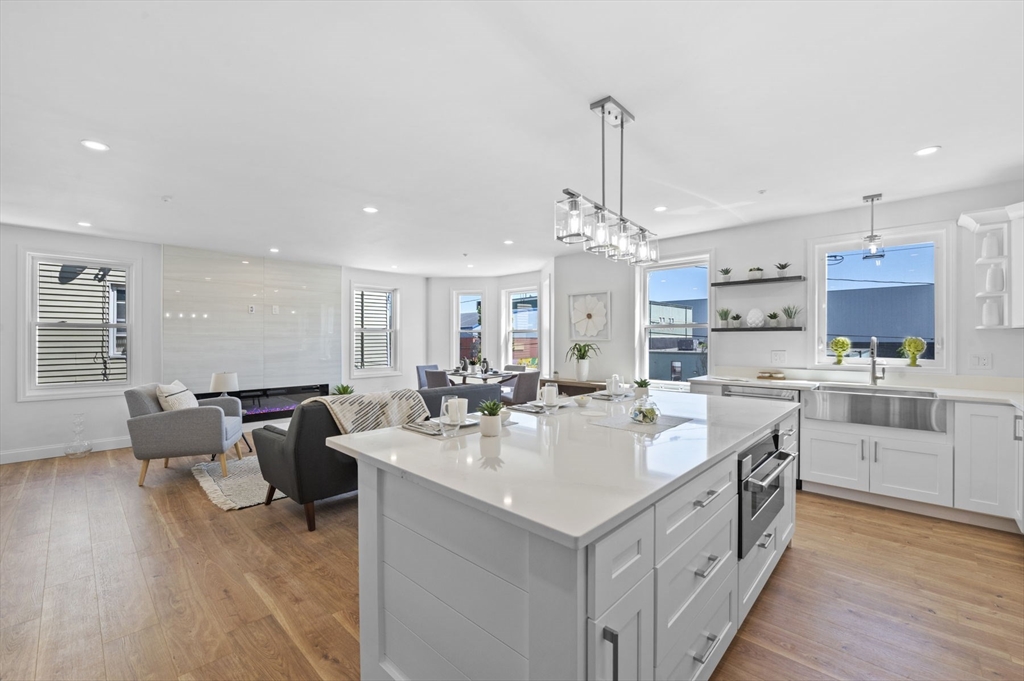 172 R Maverick Street, Unit R Chelsea, MA 02150 - Photo 5 of 37 Gallery Image 5
