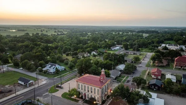$350,000 | 701 5th Street, Honey Grove, TX 75446