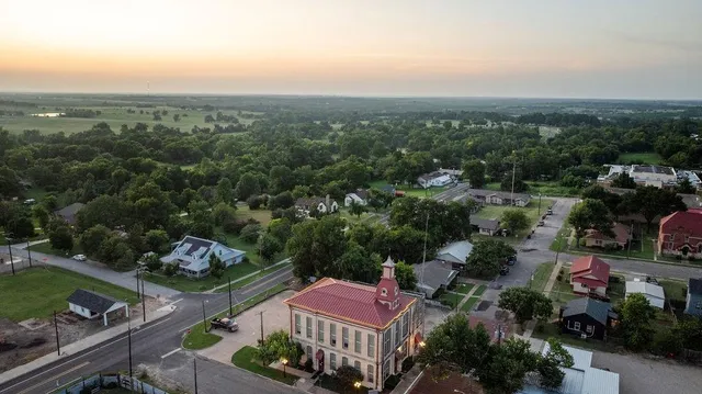 $350,000 | 701 5th Street, Honey Grove, TX 75446