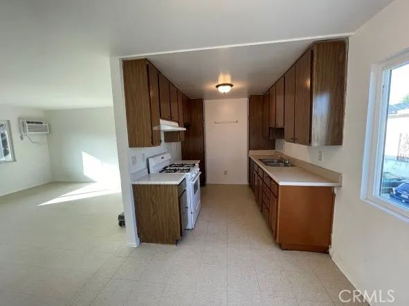 $1,800 | 8800 Cedros Avenue, Unit 111, Panorama City, CA 91402