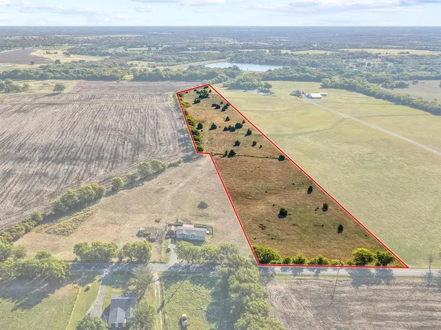 $416,000 | 1220 Sears Road, Bells, TX 75414