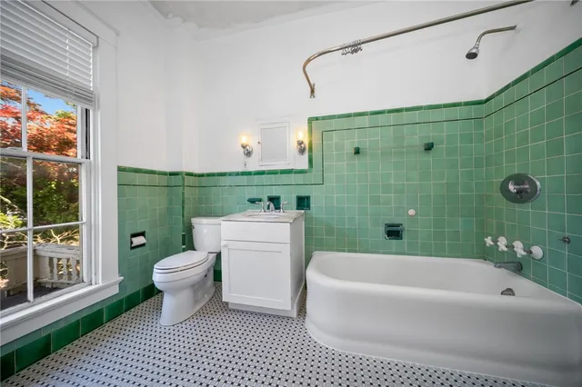 $2,499,000 | 33 Kay Street, Newport, RI 02840