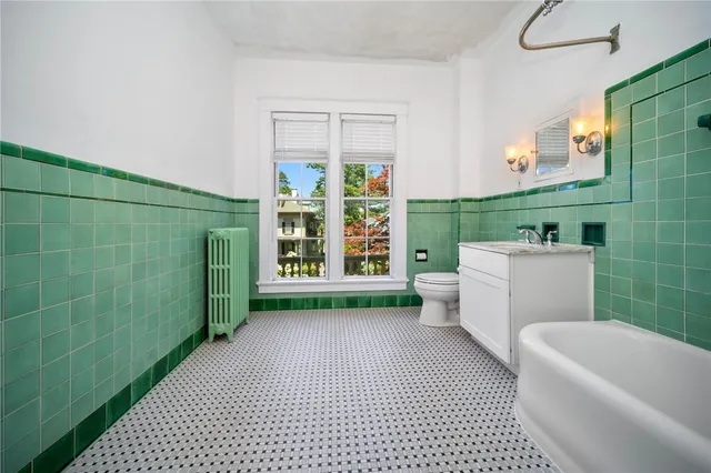 $2,499,000 | 33 Kay Street, Newport, RI 02840