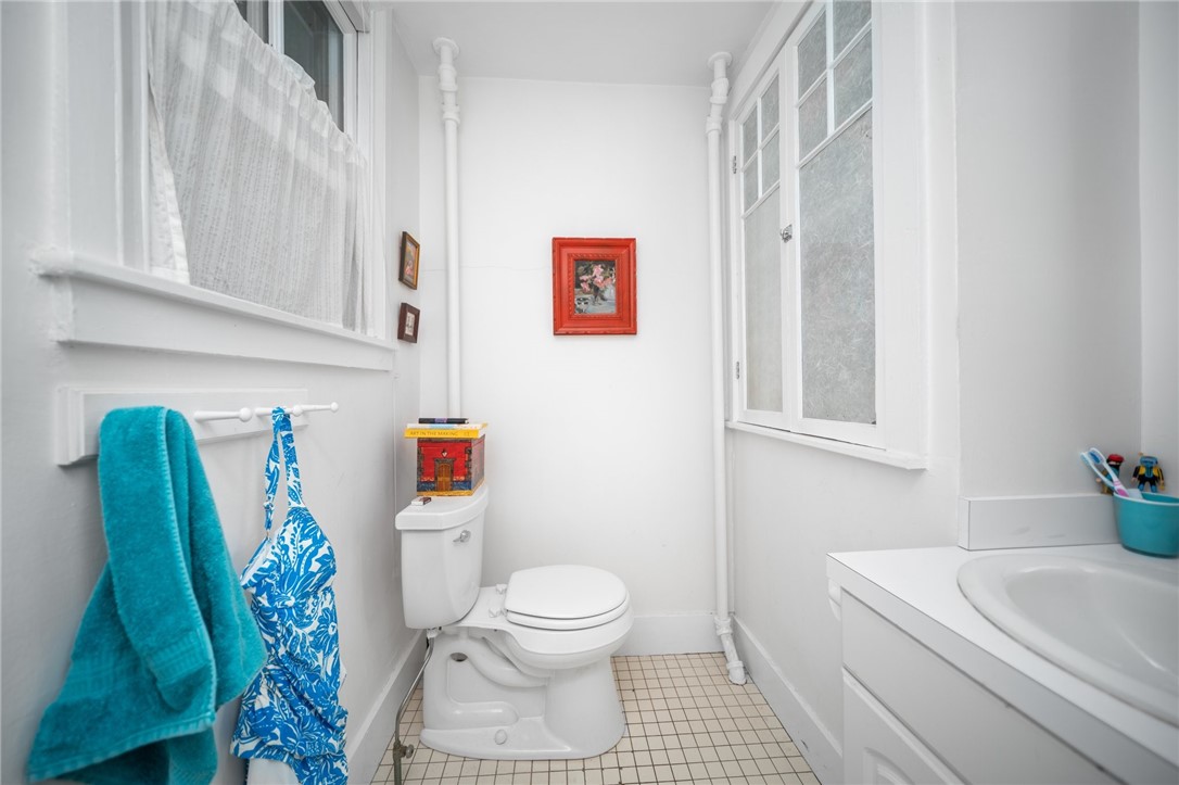 33 Kay Street Newport, RI 02840 - Photo 29 of 32