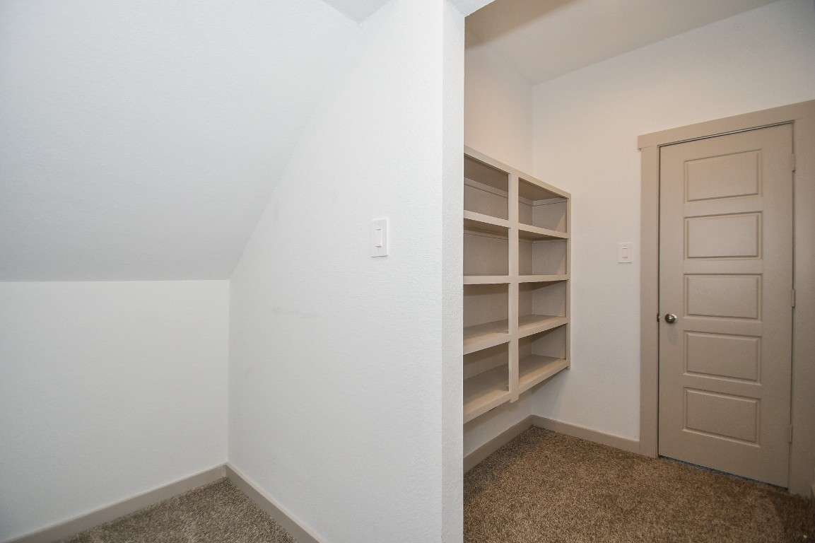 8034 House Bank Lane Rosharon, TX 77583 - Photo 6 of 32 Large closet in the office