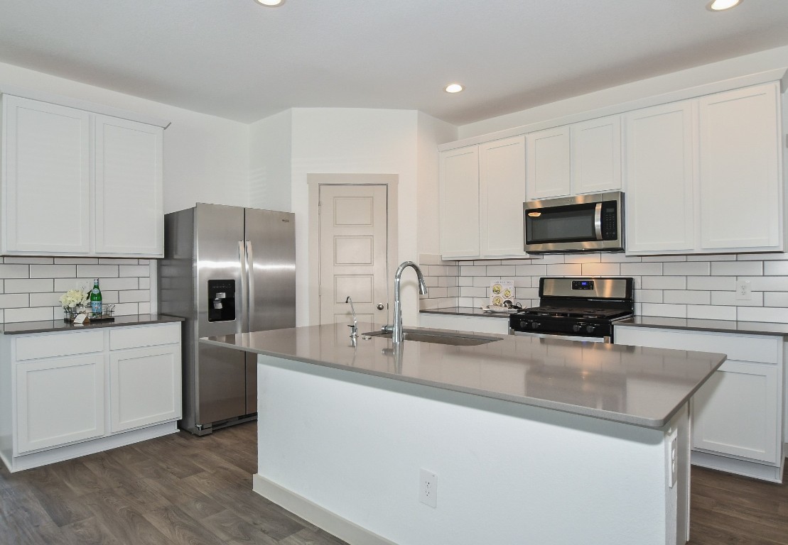 8034 House Bank Lane Rosharon, TX 77583 - Photo 9 of 32