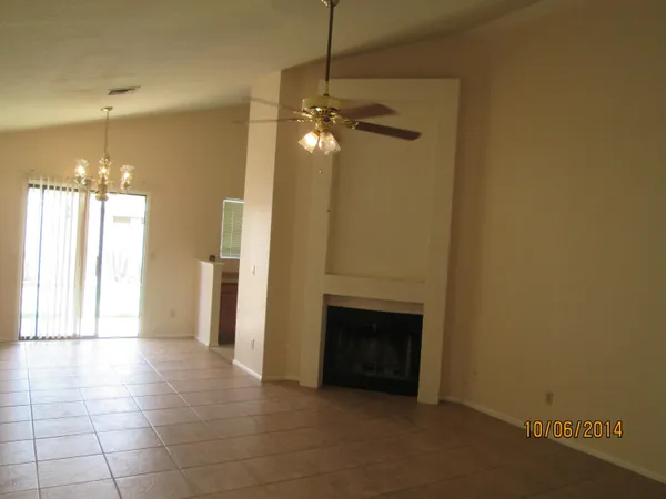 $1,645 | 19409 North 76th Drive, Glendale, AZ 85308