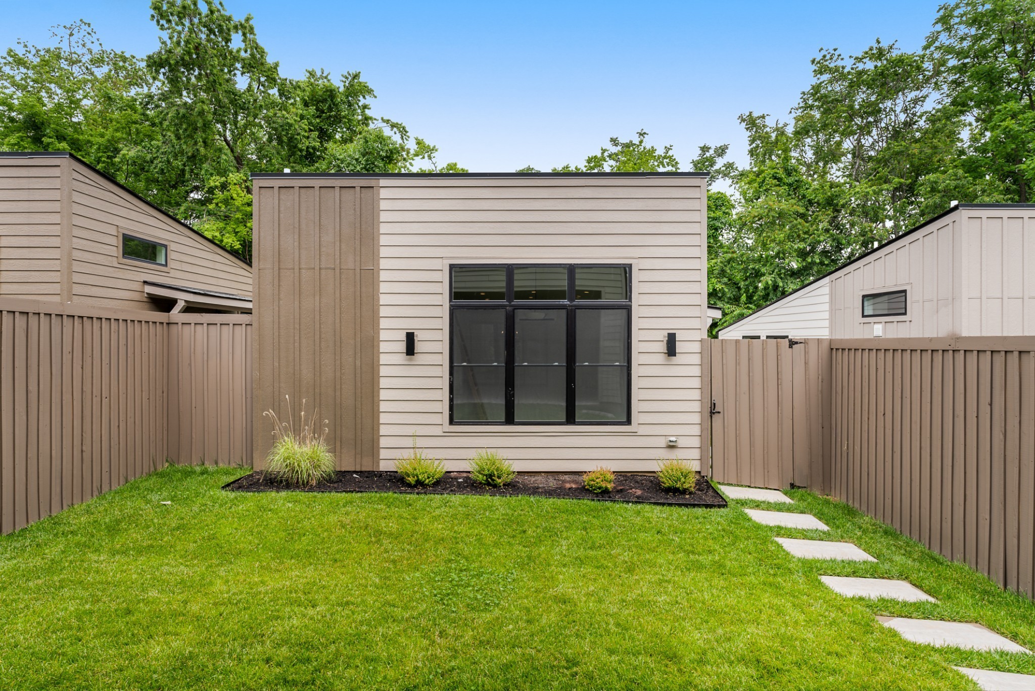 2305 Eastland Avenue, Unit K Nashville, TN 37206 - Photo 35 of 44 a view of a backyard with a garden