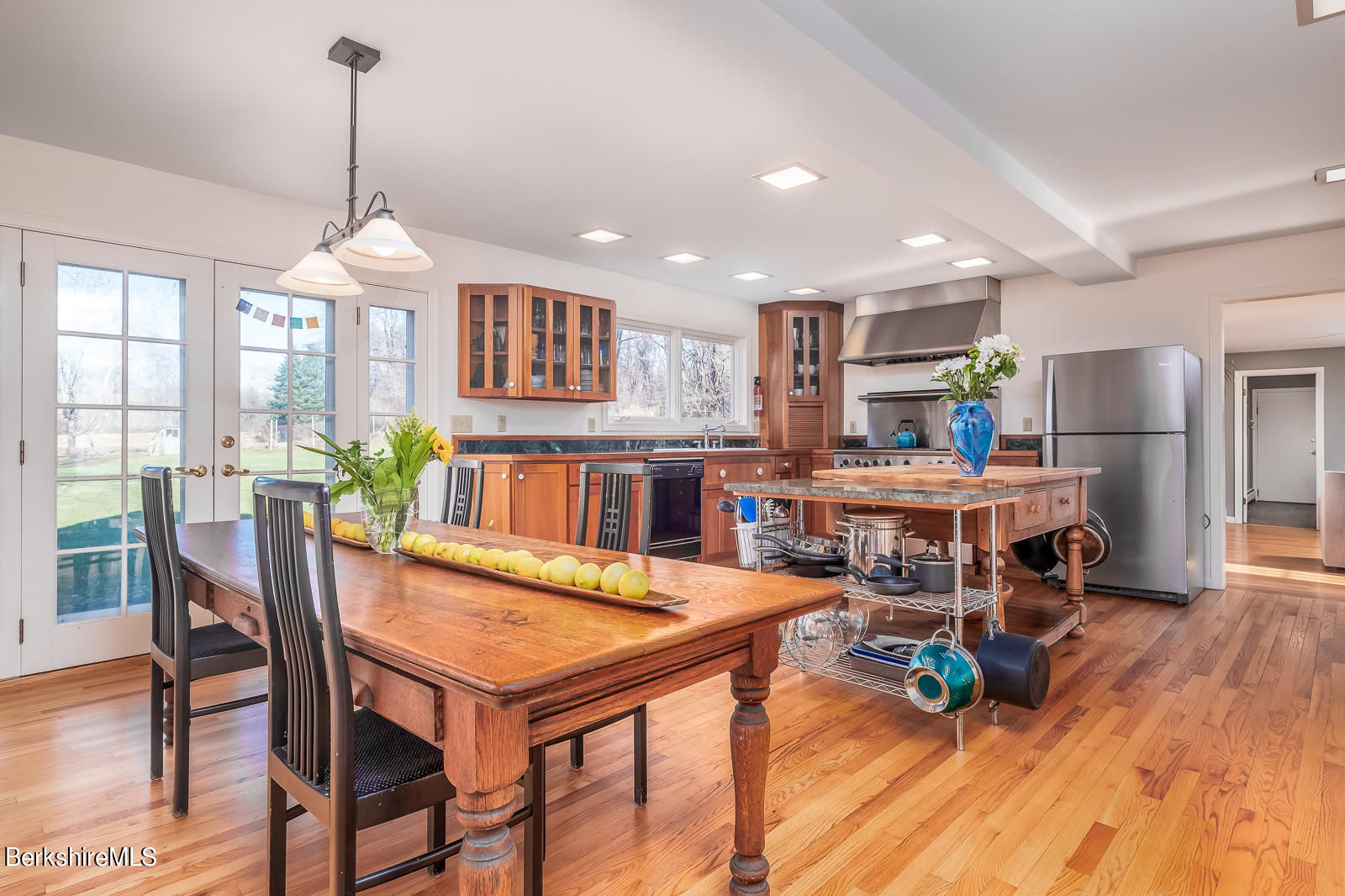 54 Sloan Road Williamstown, MA 01267 - Photo 7 of 38 Eating area