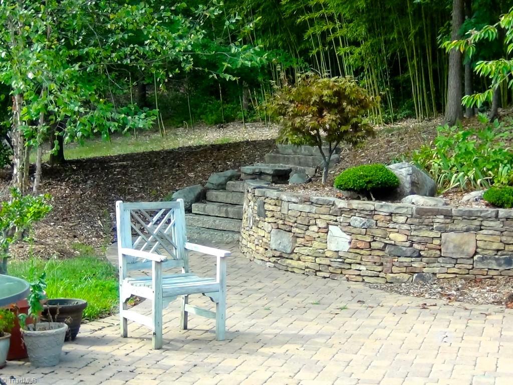 1600 Davidson Road High Point, NC 27262 - Photo 2 of 25 Backyard Patio