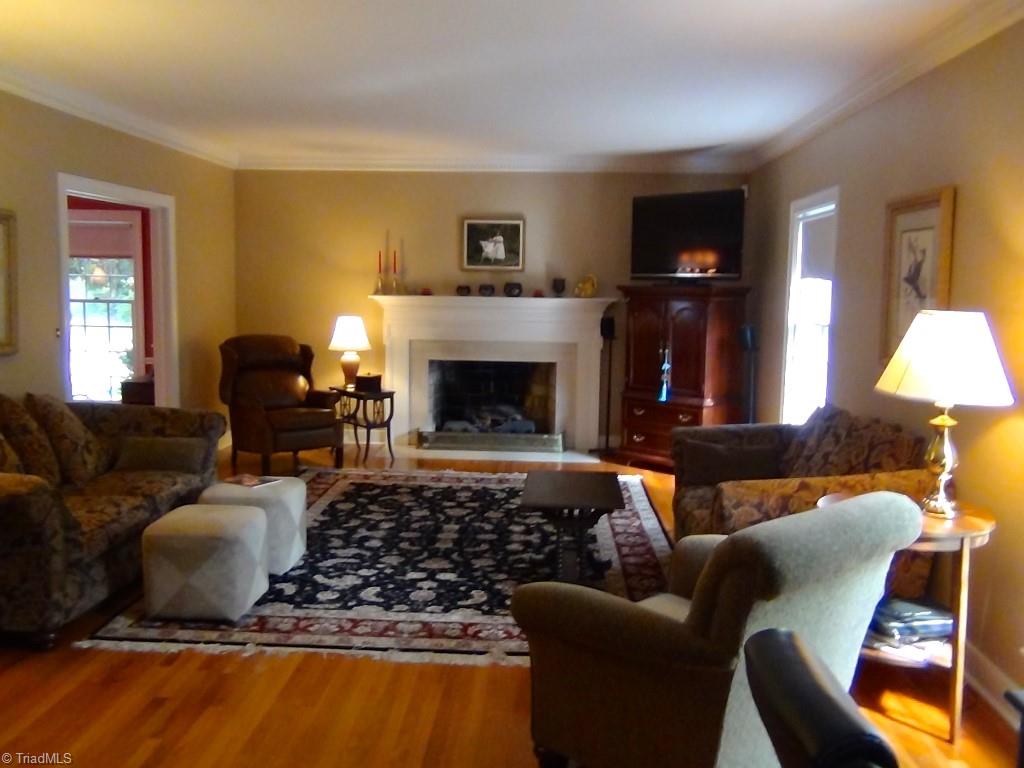 1600 Davidson Road High Point, NC 27262 - Photo 6 of 25 Living Room