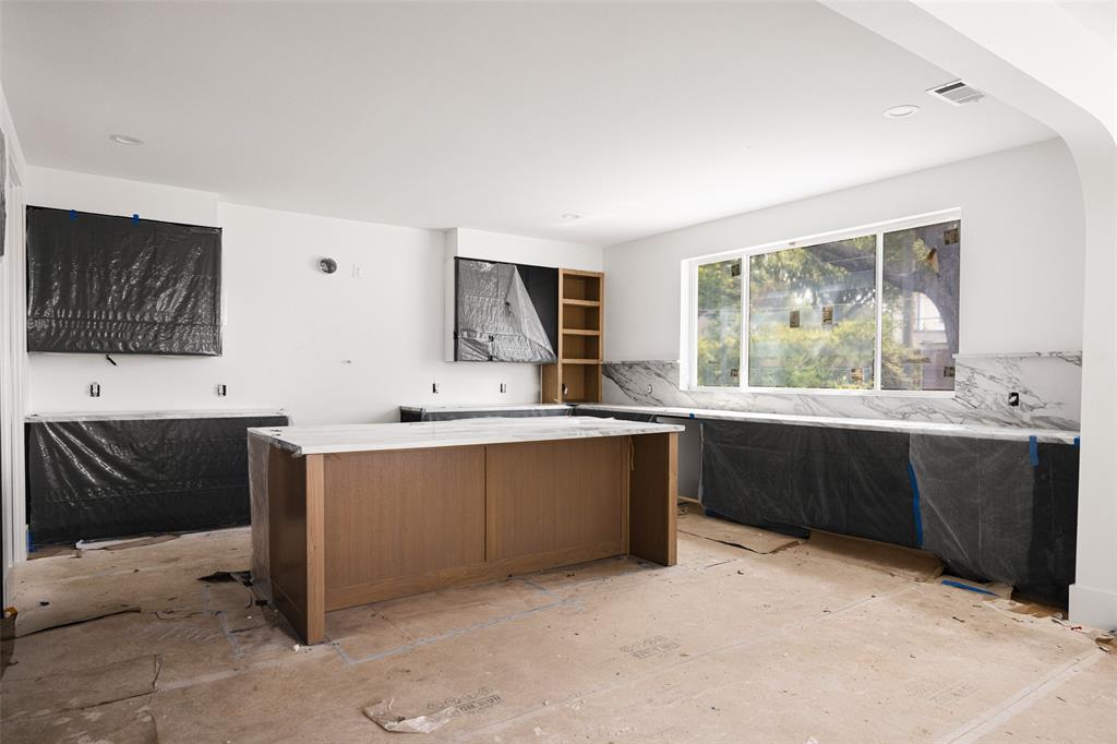 9220 Ferndale Road Dallas, TX 75238 - Photo 12 of 30 Gallery Image 12