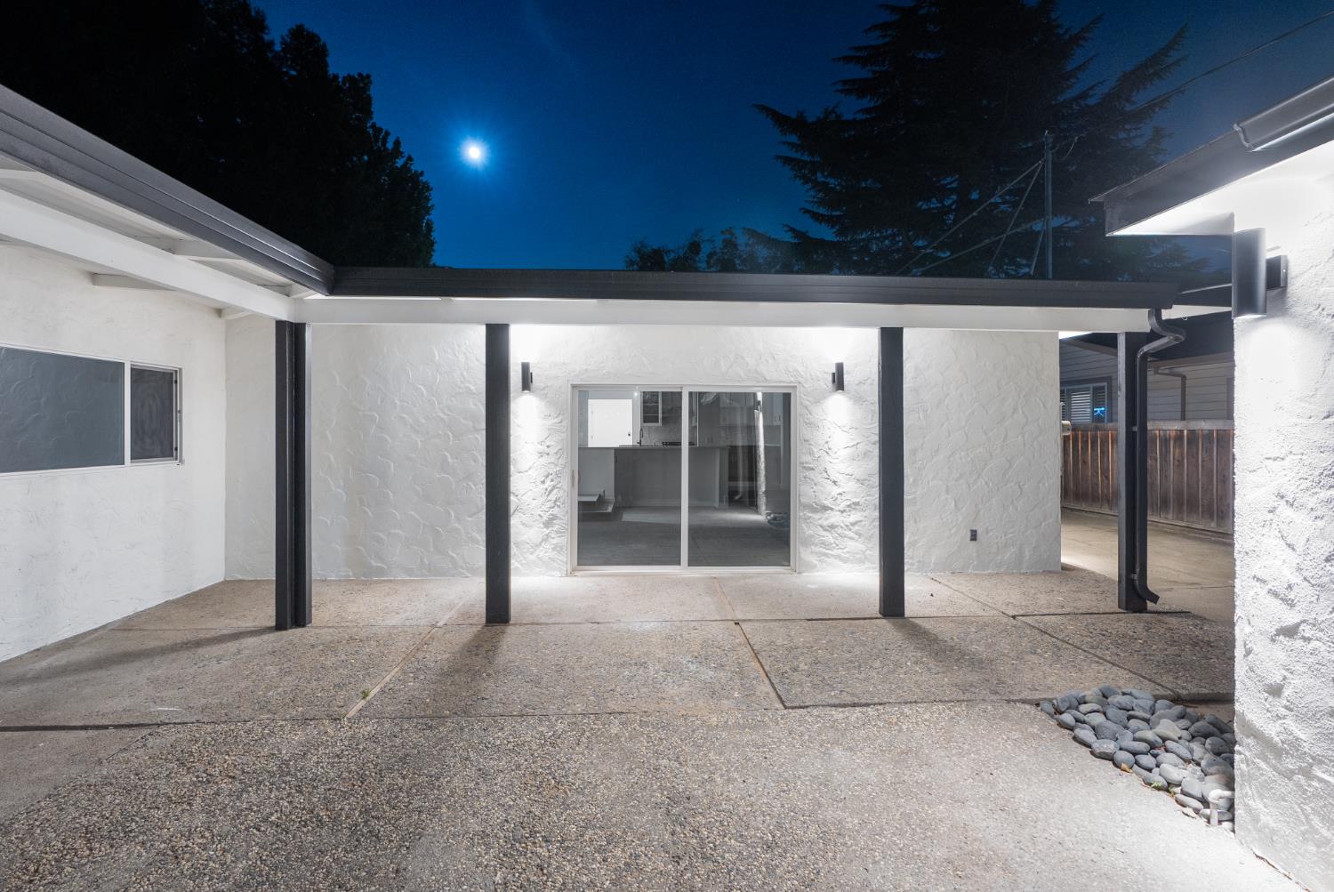 1125 Wellesley Avenue Modesto, CA 95350 - Photo 41 of 43 a view of a building with door