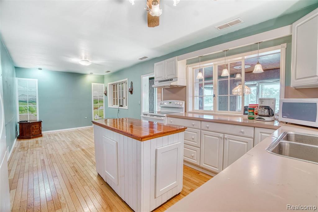 5902 Bullard Road Fenton, MI 48430 - Photo 12 of 36