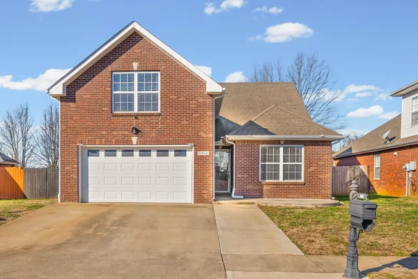 $2,100 | 1002 Hendricks Court, Clarksville, TN 37040