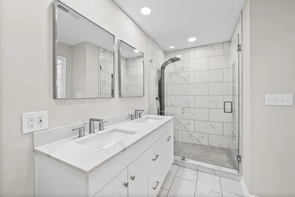 $2,100 | 1002 Hendricks Court, Clarksville, TN 37040