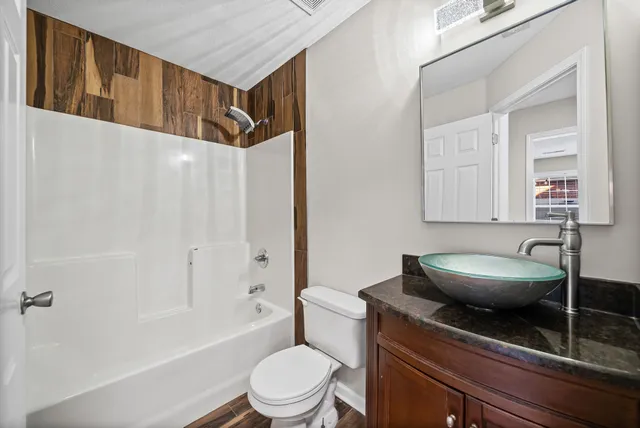 $2,300 | 1002 Hendricks Court, Clarksville, TN 37040