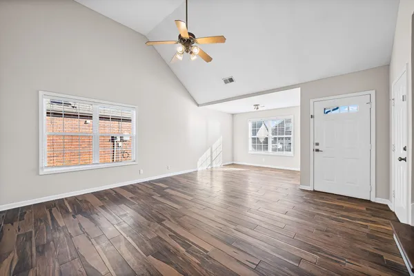 $2,100 | 1002 Hendricks Court, Clarksville, TN 37040