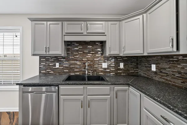 $2,100 | 1002 Hendricks Court, Clarksville, TN 37040