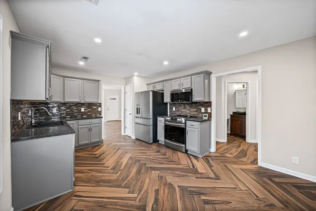 $2,300 | 1002 Hendricks Court, Clarksville, TN 37040