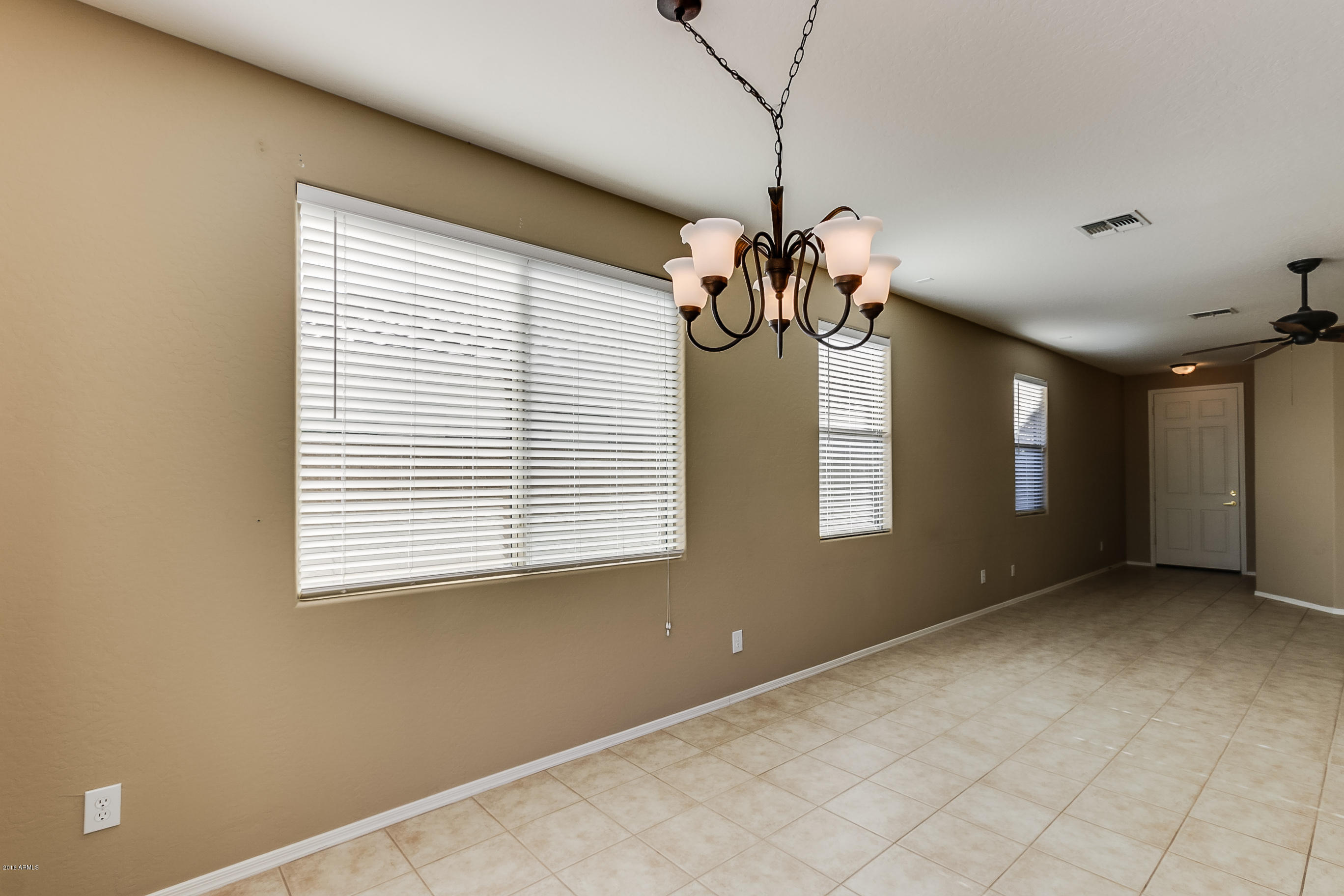 2539 West Bisbee Way Phoenix, AZ 85086 - Photo 6 of 32 Bisbee - 009