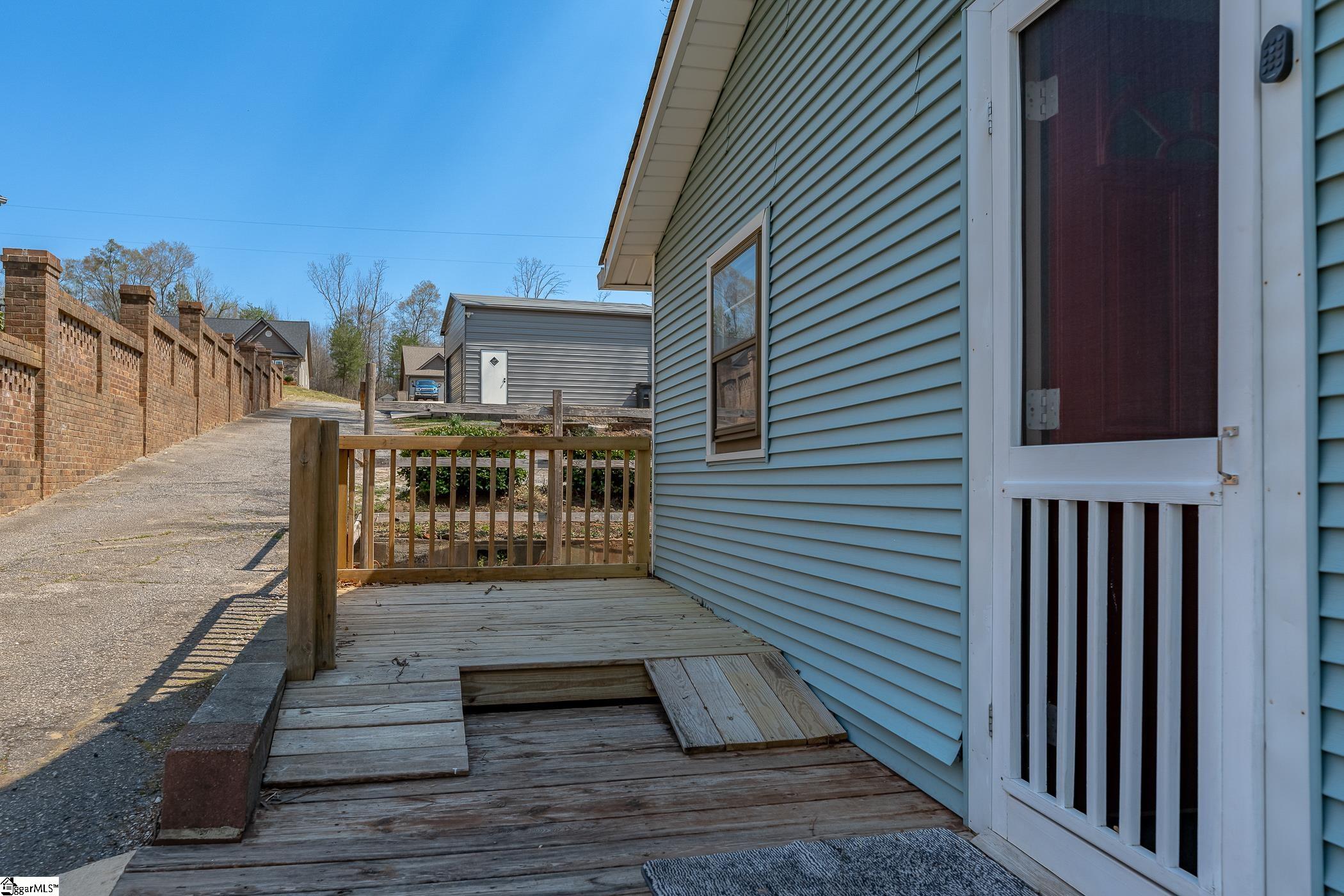 310 Sunward Path Inman, SC 29349 - Photo 8 of 36