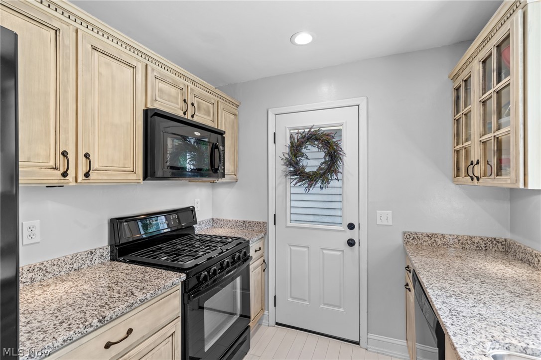 26707 Normandy Road Bay Village, OH 44140 - Photo 11 of 34 Gallery Image 11