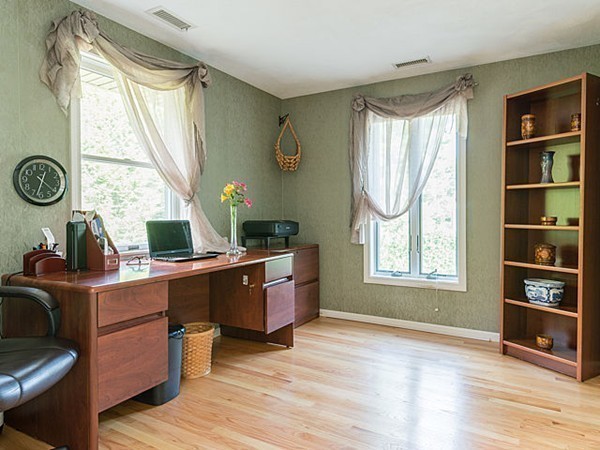 76 Appledor Road Framingham, MA 01701 - Photo 16 of 26