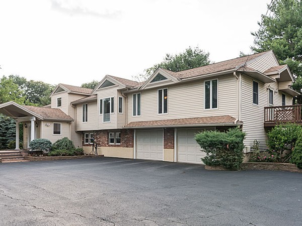 76 Appledor Road Framingham, MA 01701 - Photo 2 of 26